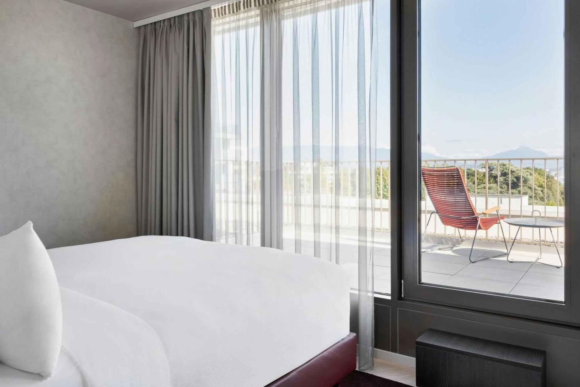Residence Inn By Marriott Geneva City Nations Экстерьер фото